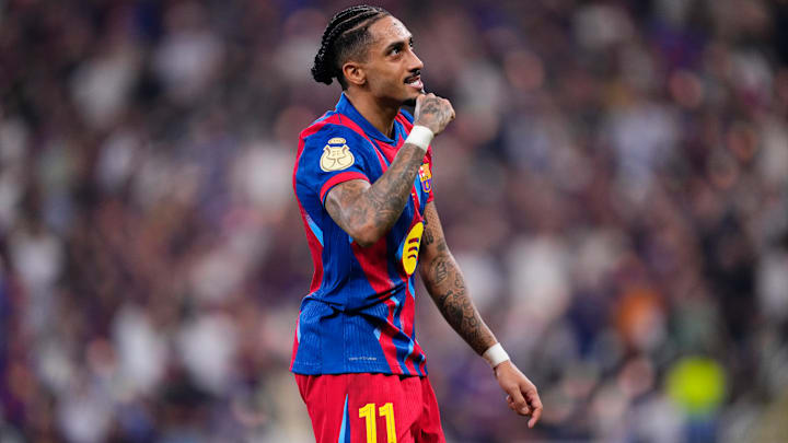 Raphinha deve ser preservado no duelo entre Barcelona e Racing Santander