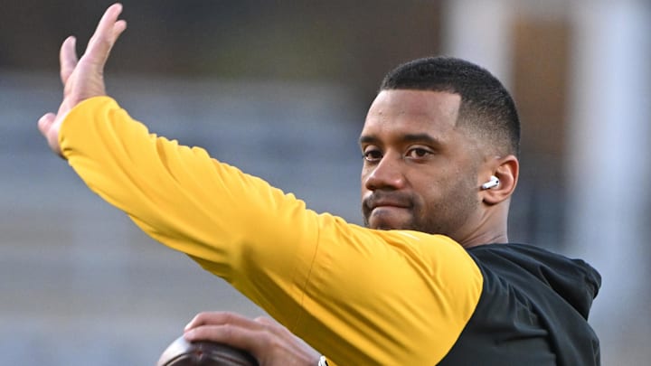 Pittsburgh Steelers quarterback Russell Wilson (3) warms up for a game against the New York Jets at Acrisure Stadium. Pittsburgh Steelers quarterback Russell Wilson (3) warms up for a game against the New York Jets at Acrisure Stadium.