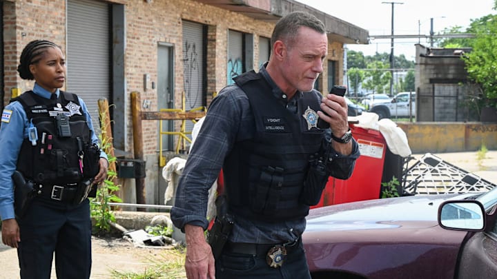 CHICAGO P.D. -- "Blood Bleeds Blue" Episode 12002 -- Pictured: (l-r) Toya Turner as Kiana Cook, Jason Beghe as Sgt. Hank Voight -- (Photo by: Lori Allen/NBC)
