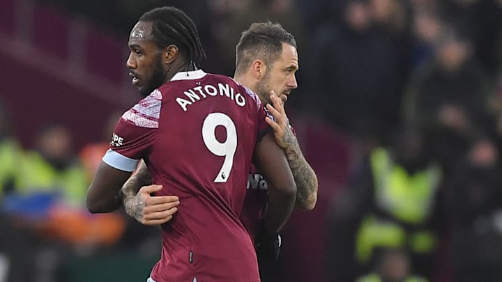 Moyes Ball functions better when Michail Antonio or Danny Ings are in the Center Forward position. 