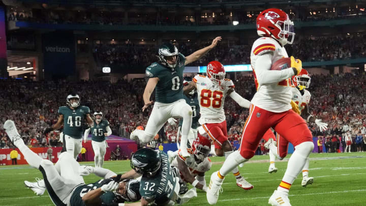 Kansas City Chiefs wide receiver Kadarius Toney (19) returns a punt against the Philadelphia Eagles