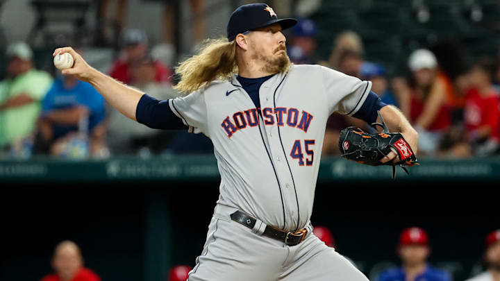 Sep 4, 2023; Arlington, Texas, USA;  Houston Astros relief pitcher Ryne Stanek (45) throws during