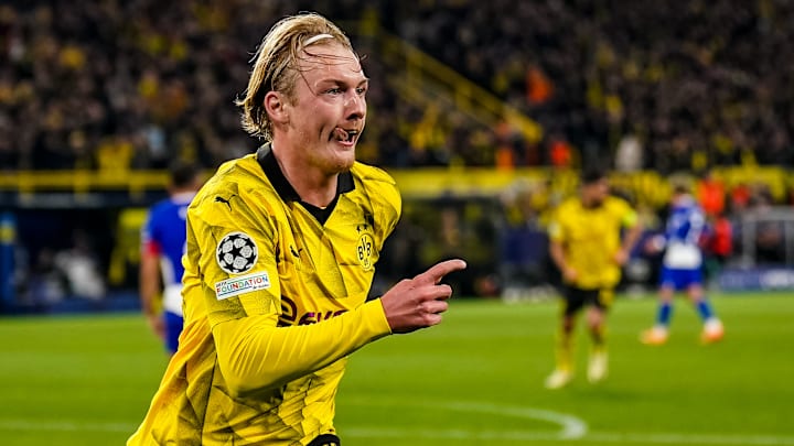 Julian Brandt verschenkte nach dem Spiel sein Trikot