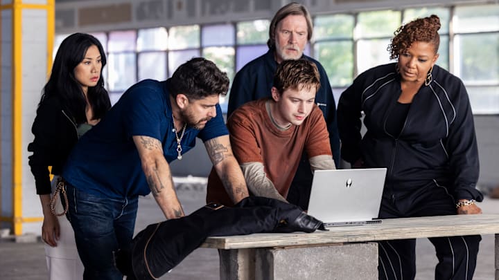 “Sacrifice” – The team races to rescue a young hacker, who reminds Harry of his past self, being forced to hack for criminals. Meanwhile, Dante is back in town to visit his father and Mel makes a breakthrough in therapy, on the CBS Original series THE EQUALIZER, Sunday, Nov. 17 (9:00-10:00 PM, ET/PT) on the CBS Television Network, and streaming on Paramount+ (live and on demand for Paramount+ with SHOWTIME subscribers, or on demand for Paramount+ Essential subscribers the day after the episode