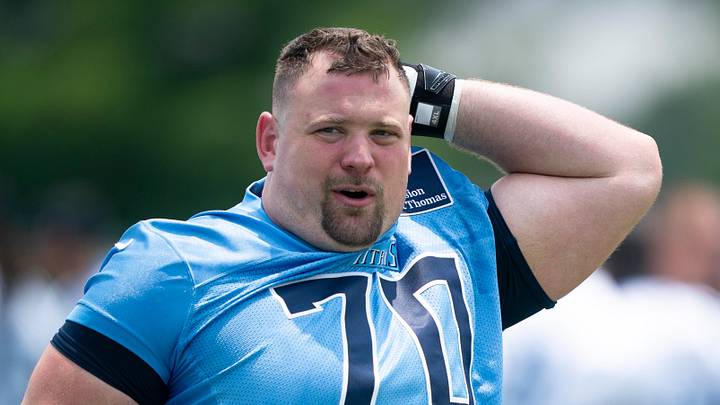 Tennessee Titans guard Kevin Zeitler (70) heads for the locker room
