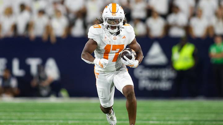 Sep 12, 2026; Atlanta, Georgia, USA; Tennessee Volunteers running back Daune Morris (17) runs the ball against the Georgia Tech Yellow Jackets in the second quarter at Bobby Dodd Stadium at Hyundai Field. Mandatory Credit: Brett Davis-Imagn Images Sep 12, 2026; Atlanta, Georgia, USA; Tennessee Volunteers running back Daune Morris (17) runs the ball against the Georgia Tech Yellow Jackets in the second quarter at Bobby Dodd Stadium at Hyundai Field. Mandatory Credit: Brett Davis-Imagn Images
