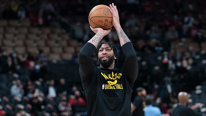 Davis sigue fuera de las canchas por lesión