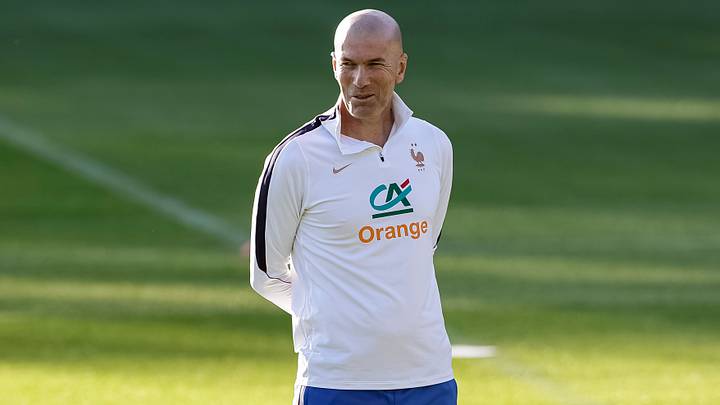Zinedine Zidane feiert sein Debüt als Nationaltrainer Frankreichs Zinedine Zidane feiert sein Debüt als Nationaltrainer Frankreichs