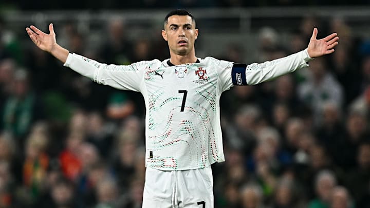 Astro está com 40 anos de idade Astro está com 40 anos de idade