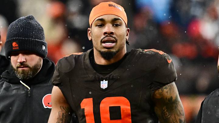 Dec 7, 2025; Cleveland, Ohio, USA; Cleveland Browns wide receiver Cedric Tillman (19) walks off the field after being injured against the Tennessee Titans fourth quarter at Huntington Bank Field. Dec 7, 2025; Cleveland, Ohio, USA; Cleveland Browns wide receiver Cedric Tillman (19) walks off the field after being injured against the Tennessee Titans fourth quarter at Huntington Bank Field.