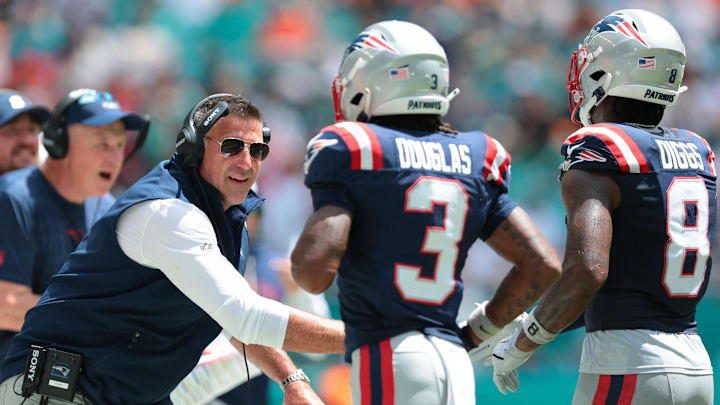 New England Patriots head coach Mike Vrabel