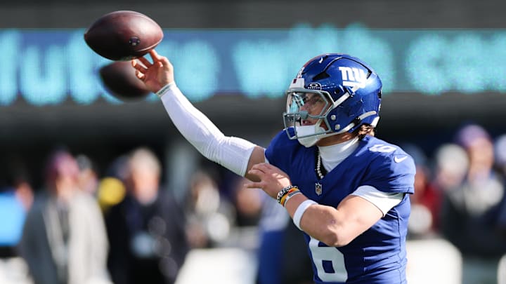 Jan 4, 2026; East Rutherford, New Jersey, USA; New York Giants quarterback Jaxson Dart (6) warms up before the game against the Dallas Cowboys at MetLife Stadium. Mandatory Credit: Vincent Carchietta-Imagn Images