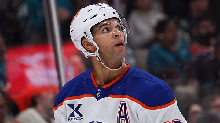 Apr 8, 2026; San Jose, California, USA; Edmonton Oilers defenseman Darnell Nurse (25) looks up at the scoreboard during a break in the action against the San Jose Sharks during the second period at SAP Center at San Jose. Mandatory Credit: David Gonzales-Imagn Images Apr 8, 2026; San Jose, California, USA; Edmonton Oilers defenseman Darnell Nurse (25) looks up at the scoreboard during a break in the action against the San Jose Sharks during the second period at SAP Center at San Jose. Mandatory Credit: David Gonzales-Imagn Images