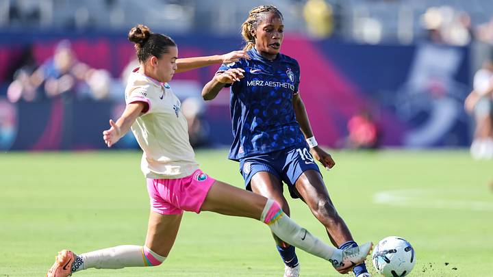 Evelyn Ijeh Dominates the Field, Earns Sports Illustrated's NWSL MVP of the Month Honor