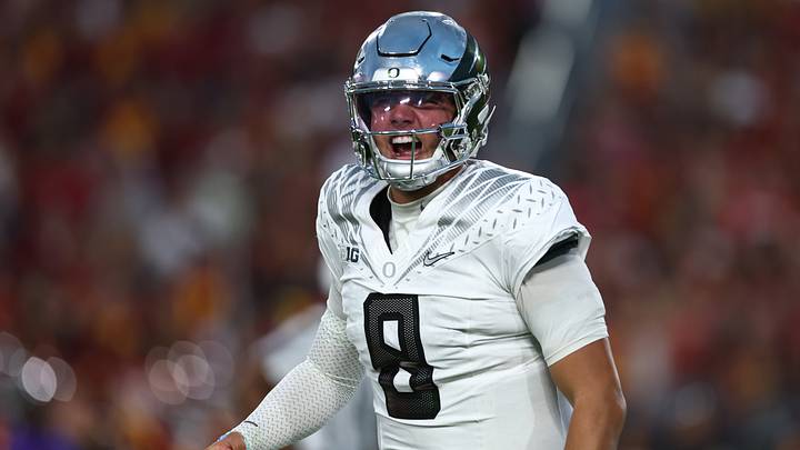Oregon quarterback Dylan Raiola Oregon quarterback Dylan Raiola