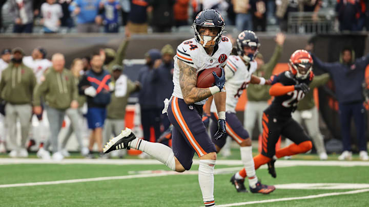 Nov 2, 2025; Cincinnati, Ohio, USA; Chicago Bears tight end Colston Loveland (84) runs for a 58-yard touchdown against the Cincinnati Bengals during the fourth quarter at Paycor Stadium. Mandatory Credit: Joseph Maiorana-Imagn Images