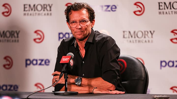 Sep 29, 2025; Atlanta, GA, USA; Atlanta Hawks head coach Quin Snyder talks to reporters at media day. Mandatory Credit: Brett Davis-Imagn Images Sep 29, 2025; Atlanta, GA, USA; Atlanta Hawks head coach Quin Snyder talks to reporters at media day. Mandatory Credit: Brett Davis-Imagn Images
