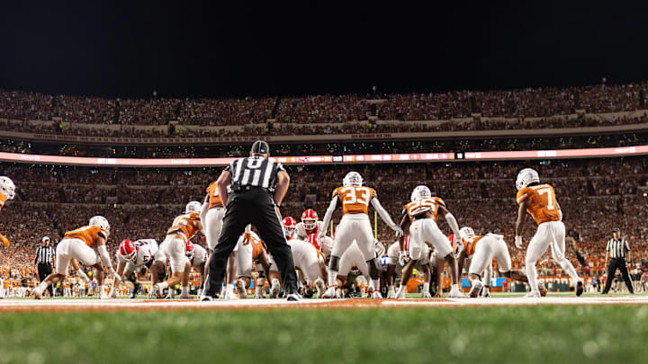 Oct 19, 2024; Austin, Texas, USA; Georgia Bulldogs quarterback Carson Beck (15) at the goal line in the third quarter against the Texas Longhorns at Darrell K Royal-Texas Memorial Stadium. Mandatory Credit: Brett Patzke-Imagn Images Oct 19, 2024; Austin, Texas, USA; Georgia Bulldogs quarterback Carson Beck (15) at the goal line in the third quarter against the Texas Longhorns at Darrell K Royal-Texas Memorial Stadium. Mandatory Credit: Brett Patzke-Imagn Images