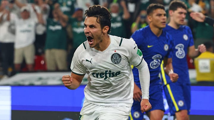 Atualmente no Fluminense, Thiago Silva era do Chelsea no último jogo diante do Palmeiras de Raphael Veiga Atualmente no Fluminense, Thiago Silva era do Chelsea no último jogo diante do Palmeiras de Raphael Veiga