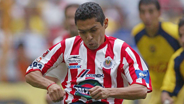 Ramón Morales se volvió en todo un símbolo de la institución y destacó por su educada pierna izquierda, con la cual convirtió varios goles y brindó muchas asistencias. Ramón Morales se volvió en todo un símbolo de la institución y destacó por su educada pierna izquierda, con la cual convirtió varios goles y brindó muchas asistencias.