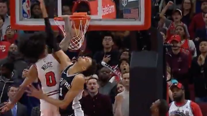 Coby White caught Victor Wembanyama.