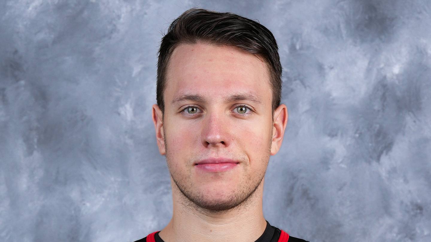 A goalie fight in the ECHL features a familiar face as the scuffle goes ...