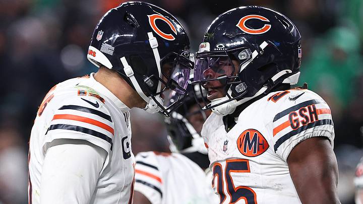 Chicago Bears quarterback Caleb Williams (18) and running back Kyle Monangai (25) react to a touchdown against the Philadelphia Eagles at Lincoln Financial Field. Mandatory Credit: Bill Streicher-Imagn Images Chicago Bears quarterback Caleb Williams (18) and running back Kyle Monangai (25) react to a touchdown against the Philadelphia Eagles at Lincoln Financial Field. Mandatory Credit: Bill Streicher-Imagn Images