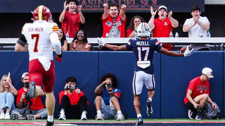 Oct 24, 2026; Tucson, Arizona, USA; Arizona Wildcats wide receiver Isaiah Mizell (17) scores a touchdown during the first quarter against the Iowa State Cyclones at Casino Del Sol Stadium. Oct 24, 2026; Tucson, Arizona, USA; Arizona Wildcats wide receiver Isaiah Mizell (17) scores a touchdown during the first quarter against the Iowa State Cyclones at Casino Del Sol Stadium.