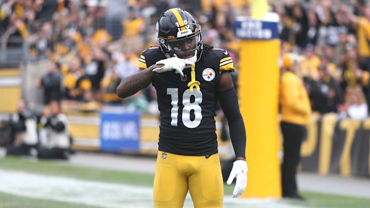 Diontae Johnson (18) of the Pittsburgh Steelers reacts after hauling in pass during the first half against the New York Jets at Acrisure Stadium in Pittsburgh, PA on October 2, 2022.

Pittsburgh Steelers Vs New York Jets Week 4