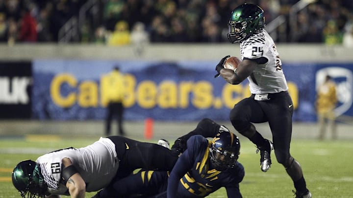 Kenyon Barner ran for more yards in one game than any Oregon back in history. His 2012 season rushing total of 1,767 ranks third all-time. Mandatory Credit: Kelley L Cox-Imagn Images