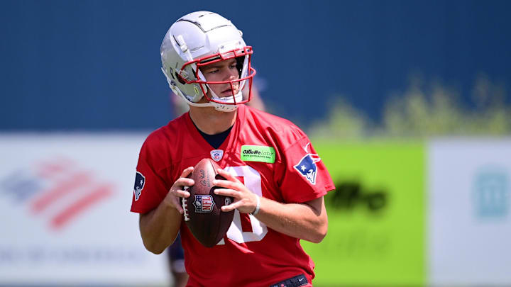 Jun 10, 2024; Foxborough, MA, USA; New England Patriots quarterback Drake Maye (10) throws a pass at minicamp at Gillette Stadium. Mandatory Credit: Eric Canha-USA TODAY Sports Jun 10, 2024; Foxborough, MA, USA; New England Patriots quarterback Drake Maye (10) throws a pass at minicamp at Gillette Stadium. Mandatory Credit: Eric Canha-USA TODAY Sports