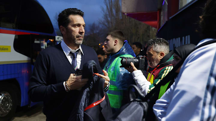 Buffon pede demissão do cargo de chefe da delegação