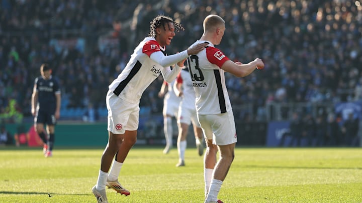 Jean-Matteo Bahoya (l.) mit Rasmus Kristensen (r.) Jean-Matteo Bahoya (l.) mit Rasmus Kristensen (r.)