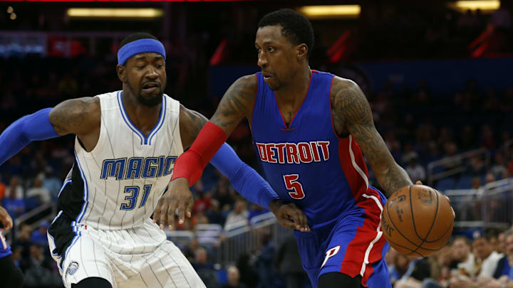 Mar 24, 2017; Orlando, FL, USA; Detroit Pistons guard Kentavious Caldwell-Pope (5) drives to the basket as Orlando Magic forward Terrence Ross (31) defends during the first quarter at Amway Center. Mandatory Credit: Kim Klement-Imagn Images