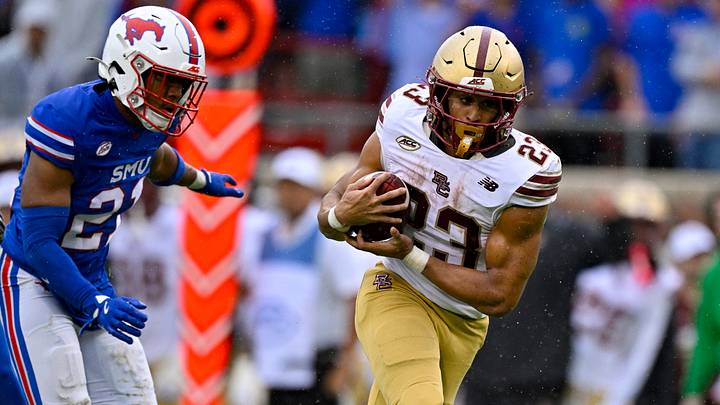 Oct 3, 2026; Dallas, Texas, USA; Boston College Eagles running back Evan Dickens (23) catches a pass for a touchdown against the SMU Mustangs during the first half at Gerald J. Ford Stadium. Mandatory Credit: Jerome Miron-Imagn Images Oct 3, 2026; Dallas, Texas, USA; Boston College Eagles running back Evan Dickens (23) catches a pass for a touchdown against the SMU Mustangs during the first half at Gerald J. Ford Stadium. Mandatory Credit: Jerome Miron-Imagn Images
