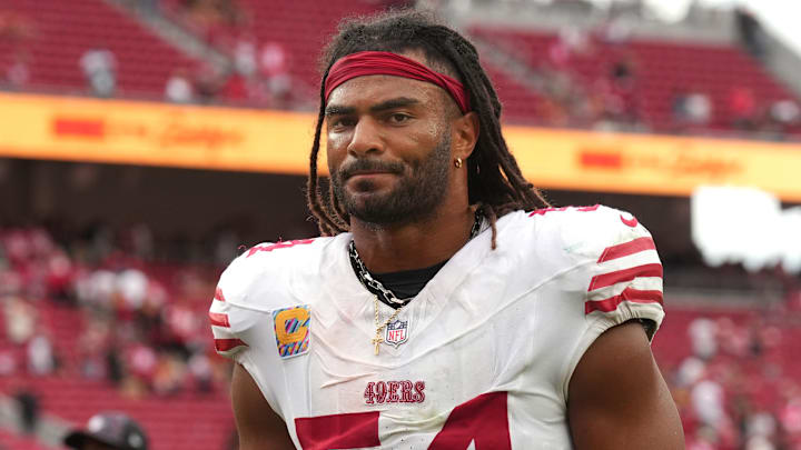 49ers middle linebacker Fred Warner suffered a dislocated ankle in the loss to the Buccaneers' on Sunday.