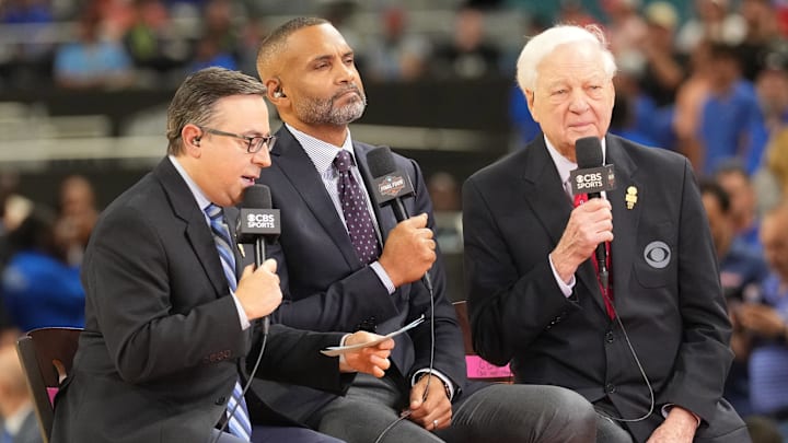 Numerous Syracuse Orange alum will play a broadcasting role in the upcoming March Madness for the men's NCAA Tournament.