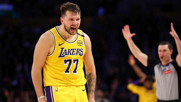 New York Knicks v Los Angeles Lakers