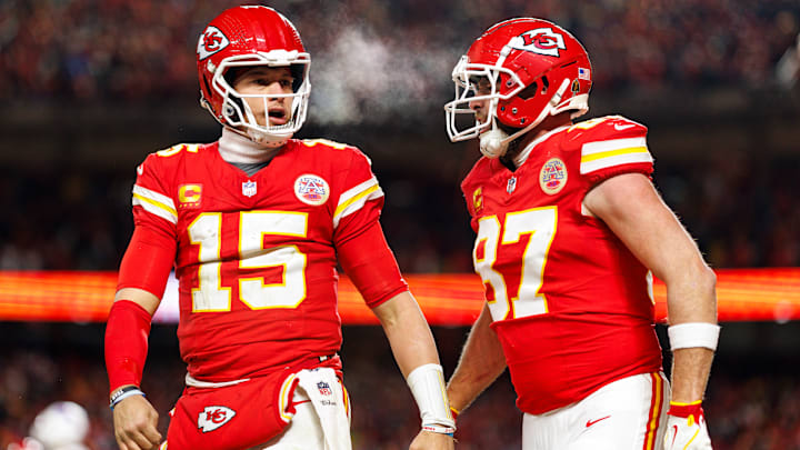Kansas City Chiefs QB Patrick Mahomes (L) and TE Travis Kelce (R)