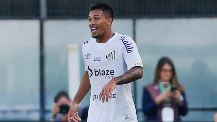 Marcos Leonardo é cria das categorias de base do Santos