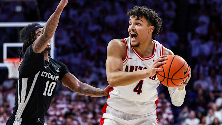 Arizona Wildcats forward Trey Townsend (4).