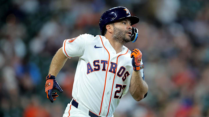 Houston Astros second baseman Jose Altuve (27) runs Houston Astros second baseman Jose Altuve (27) runs