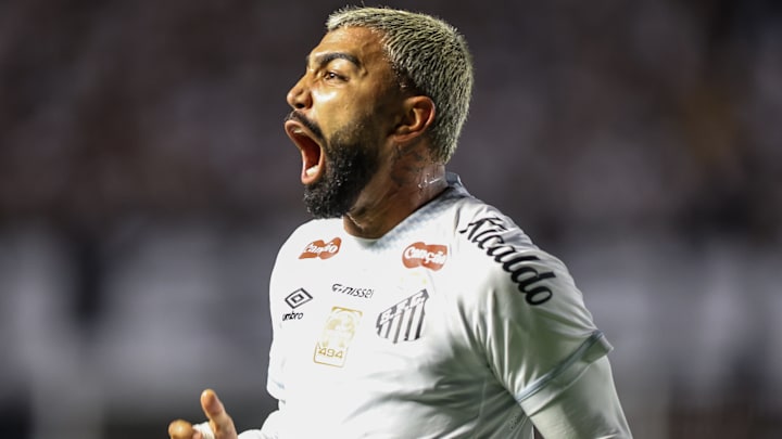 Gabigol anotou gol de falta contra o Corinthians no Paulistão deste ano Gabigol anotou gol de falta contra o Corinthians no Paulistão deste ano