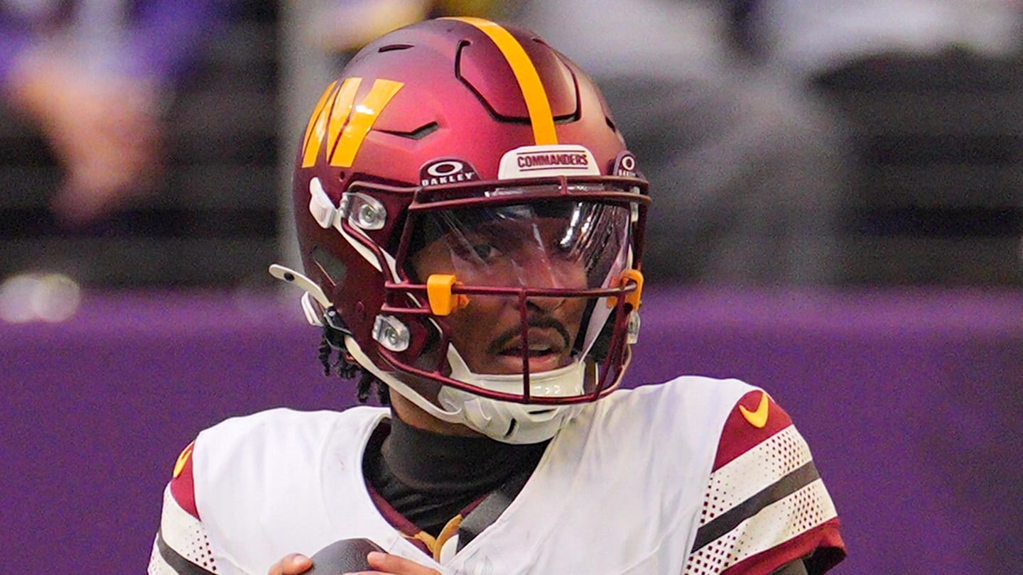 Jayden Daniels Ruled Out For Week 15 After Re-Aggravating Elbow Injury