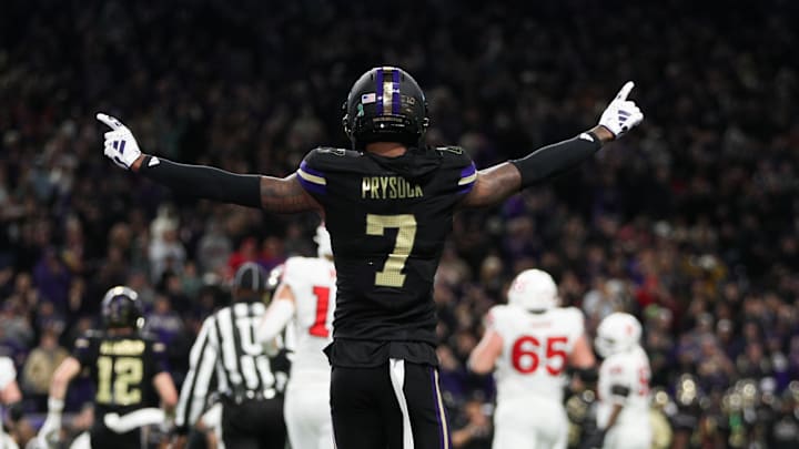 Oct 10, 2025; Seattle, Washington, USA; Washington Huskies cornerback Ephesians Prysock (7) reacts after a play against the Rutgers Scarlet Knights  at Husky Stadium. Mandatory Credit: Kevin Ng-Imagn Images