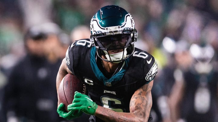 Dec 25, 2023; Philadelphia, Pennsylvania, USA; Philadelphia Eagles wide receiver DeVonta Smith (6)