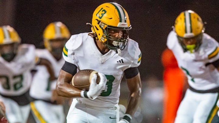 Bulldogs Braylon Calais 13 as the Opelousas High Tigers take on the Cecilia Bulldogs. Friday, Oct. 25, 2024. Bulldogs Braylon Calais 13 as the Opelousas High Tigers take on the Cecilia Bulldogs. Friday, Oct. 25, 2024.