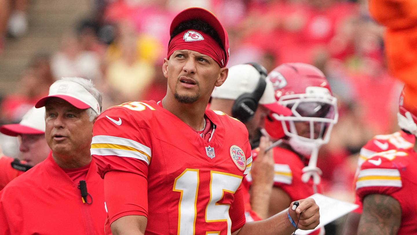 Chiefs Superstar Patrick Mahomes Drops Outside Top 15 in 2026 NFL Top 100