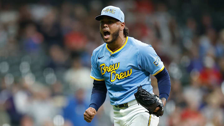 ¿Cambiará Milwaukee a Freddy Peralta?
