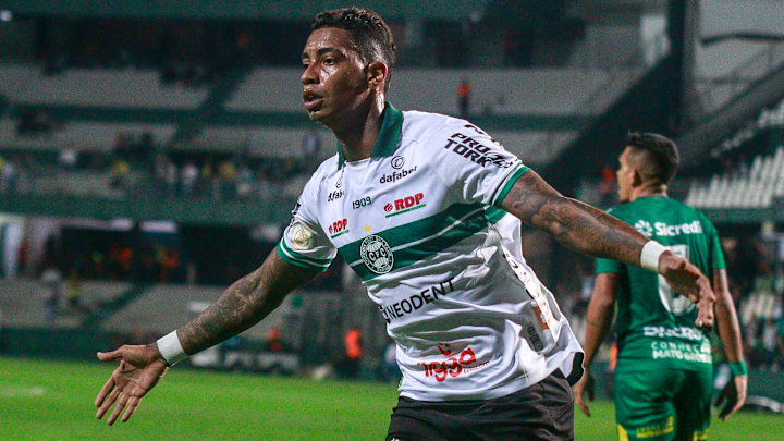 Alef Manga marcou o terceiro gol dele no Brasileirão 2022
